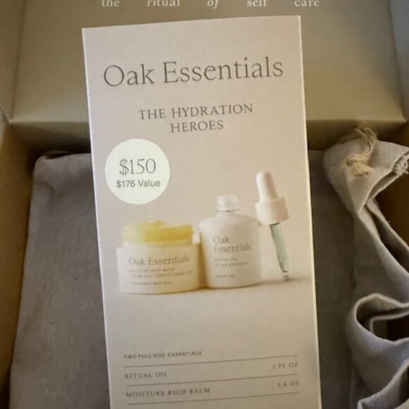 NEW NIB OAK ESSENTIALS THE HYDRATION HEROES GIFT SET - Picture 2 of 2